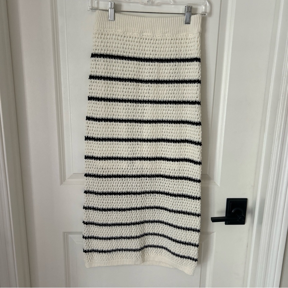 Benaar Los Angeles Women’s S Black Cream Striped Crochet Knit Midi Pencil Skirt